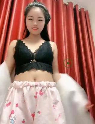 妖娆姐姐 七月好热啊舞蹈合集