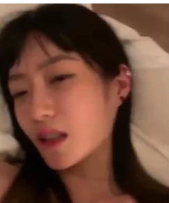 年轻学生妹自拍8分钟资源 11V-716M