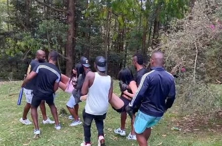 [IsabellaUzcategui]黑鬼互动视频合集3V-7.4G，包含多场群对群场景