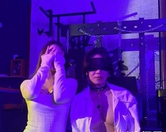 推特顶级大佬-小黑屋露脸自拍 [121V-8.2G]