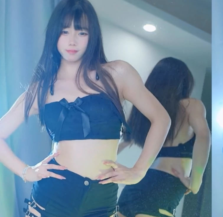 咬一口兔娘三人游热舞合集 6.2G