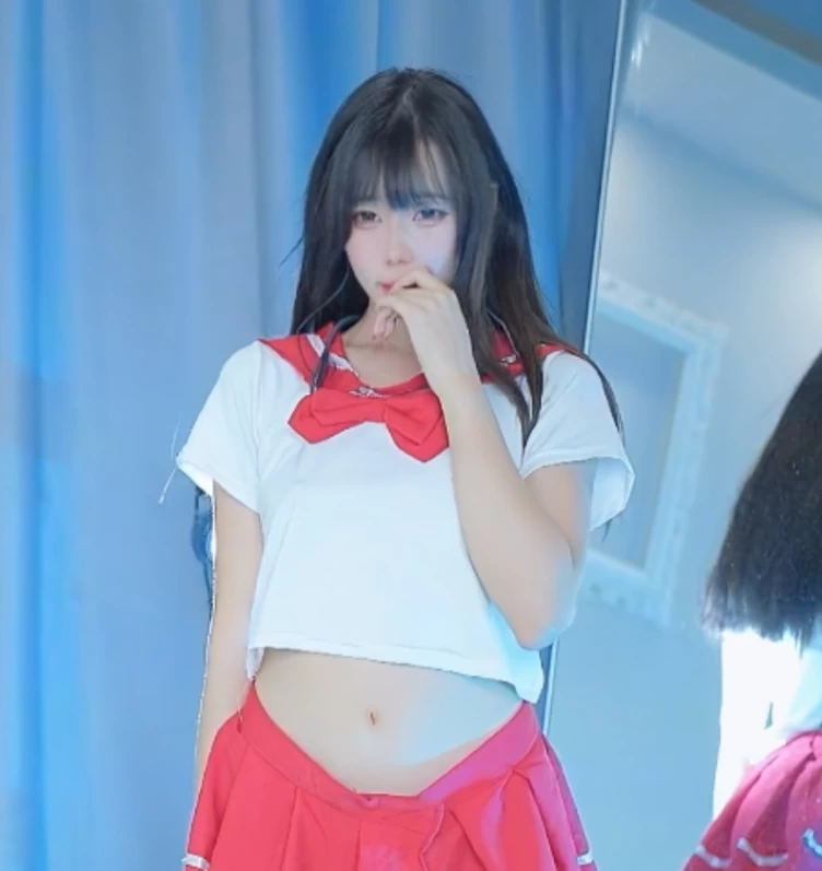 咬一口兔娘三人游热舞合集 6.2G