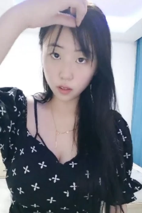 00后童颜超级大罩杯紫惜姐姐