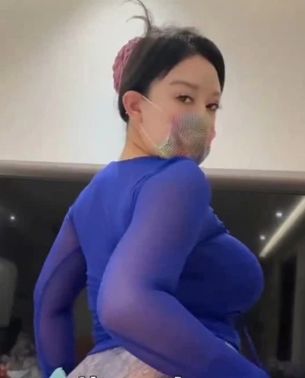 网红94万粉胖臀大罩杯女神 芷仪g宝视频泄密