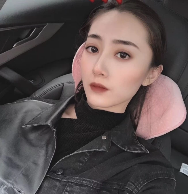 酒店露脸反差女同事完美出镜 C给力 6V/886M