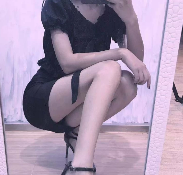 美肤博主 月亮上的小女孩私房珍藏视频 309P/20V/285M