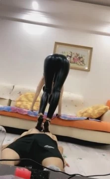 欣妍最新高跟鞋踩踏合集 1V/45M