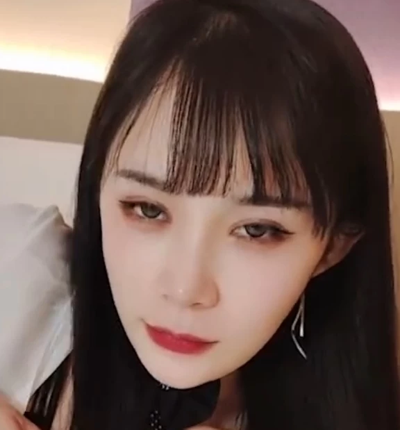 学生助力女老师糖糖 1V/466M