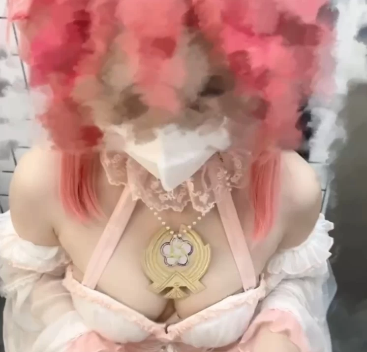 福利姬Akira最新福利作品 14v/5.2g