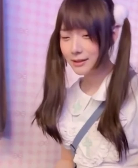 女仆酒吧伪娘故事 最新洪筱钧剧情长片合集 1V/917MB