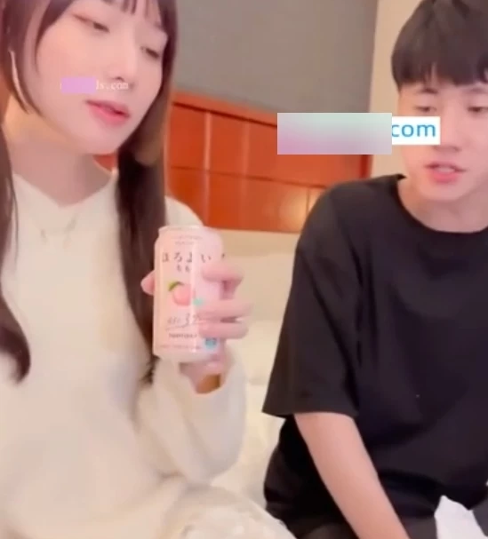 女仆酒吧伪娘故事 最新洪筱钧剧情长片合集 1V/917MB