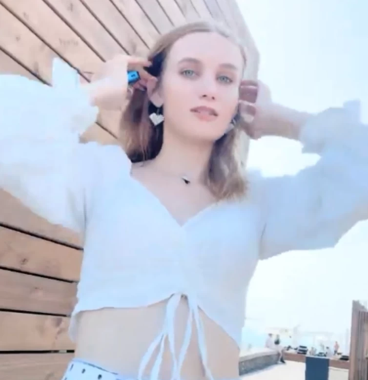 户外挑战搭讪优质女神合集 8V/2.5G