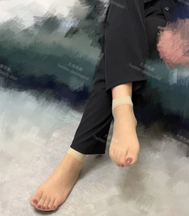 醉后大嫂黑丝足艺优质私拍27G