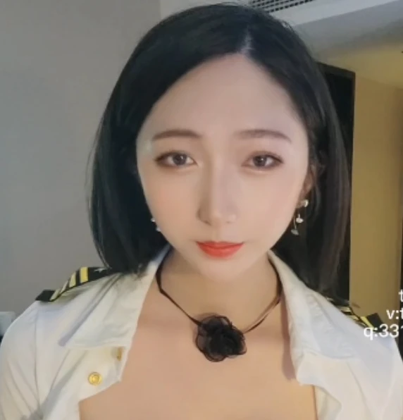 伪娘紫苑三人游1V/1.05G