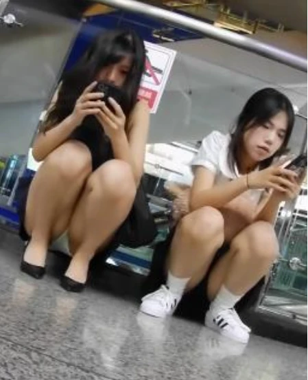 115李露蹲姿蝴蝶特写2GB作品收藏集