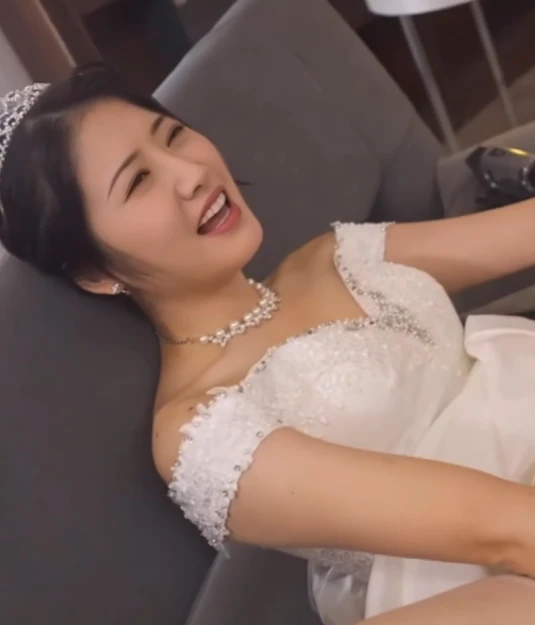 换脸景甜婚礼前夜表演1.9G